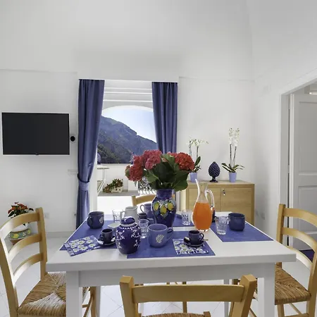 Villa In Positano With Sea-View Terrace *